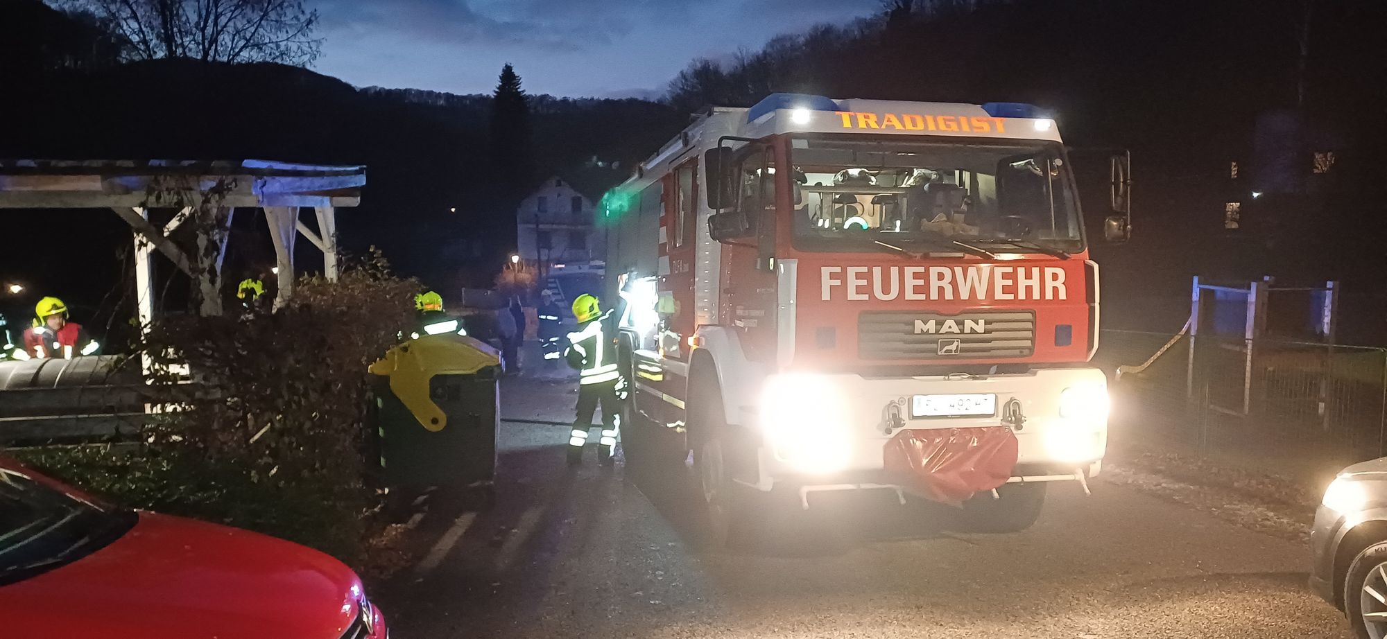 Müllbehälterbrand in der Steinklamm