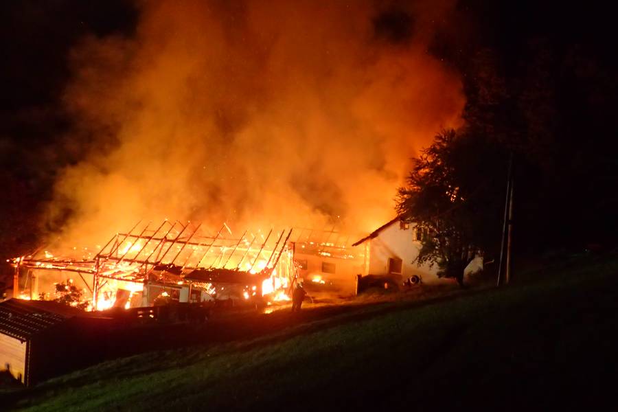 19.07.2016 Vollbrand eines Wirtschaftsgebäudes in Eschenau