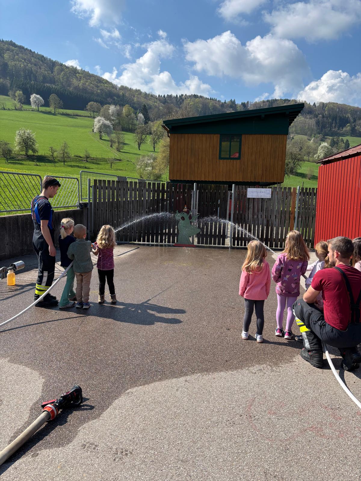 Kindergarten Tradigist zu Besuch 
